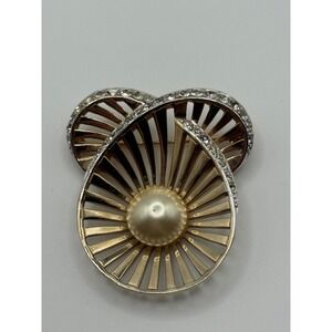 Vintage Boucher Faux Pearl Rhinestone Shell Brooch Gold Tone Pin READ